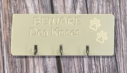 BEWARE DOG KISSES - Key/Dog Lead Hanger 1 BEWARE DOG KISSES - Key/Dog Lead Hanger