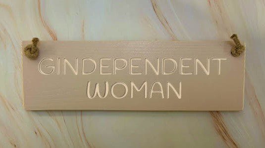 GINdependent Woman – 30cm Rustic Wooden Sign