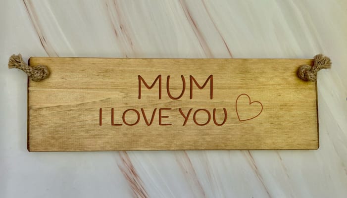 MUM I love you - 30cm Rustic Wooden Sign 7 MUM I love you - 30cm Rustic Wooden Sign - Image 7