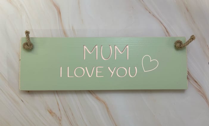 MUM I love you - 30cm Rustic Wooden Sign 3 MUM I love you - 30cm Rustic Wooden Sign - Image 3